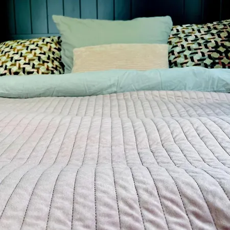 Schlafen Im Atelier - Einzigartiges Gaestezimmer Am Ammersee Homestay *